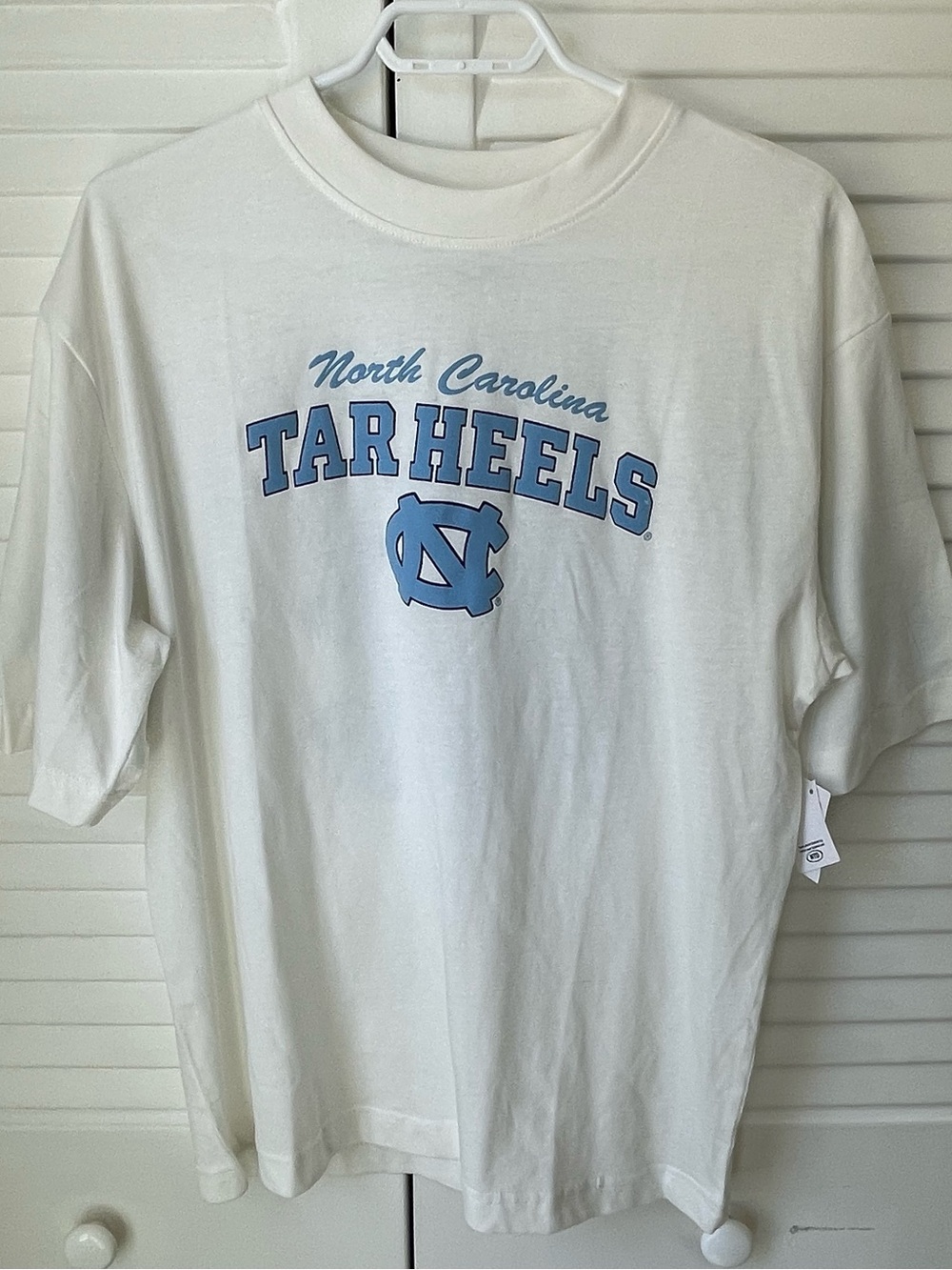 North Carolina Tar Heels White Graphic Short-Sleeve Tee by
